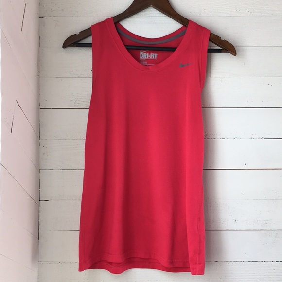 Nike Tops - NWOT Nike dri-fit shirt